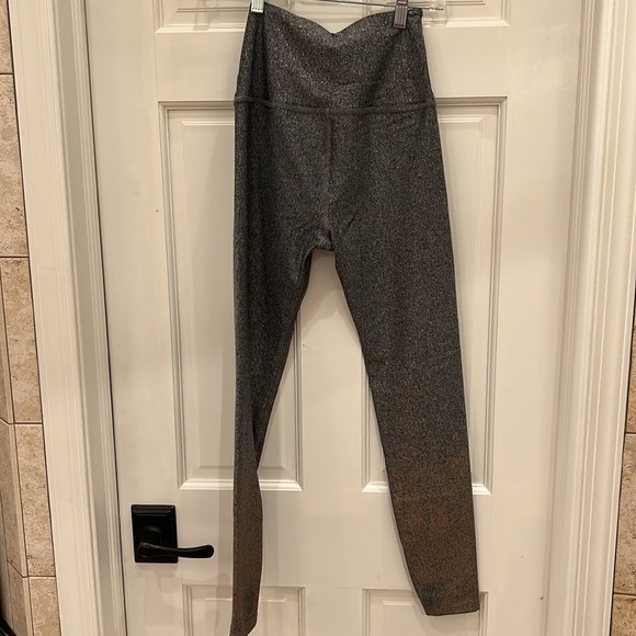 Beyond yoga top and leggings in‎ gray with rose gold ombré accents Medium - Picture 7 of 17
